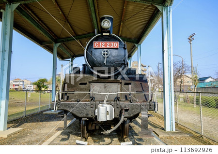 西尾市、西尾公園に静態保存されているC12形蒸気機関車 113692926
