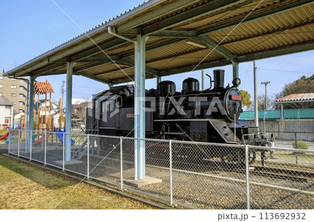 西尾市、西尾公園に静態保存されているC12形蒸気機関車 113692932