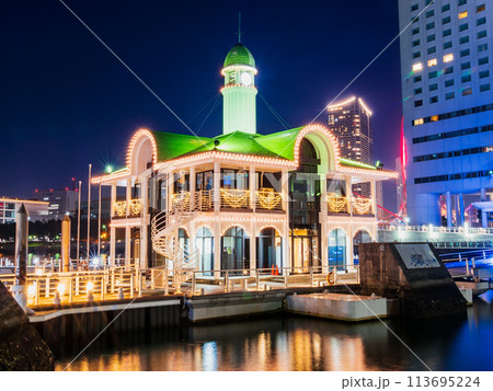 横浜ベイエリア　夜のぷかりさん橋 113695224