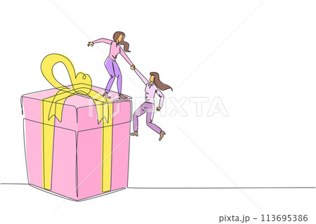 Single one line drawing businesswoman helps colleague climb big gift box. Integrated teamwork to reach the highest level for rewards. Helping each other. Continuous line design graphic illustration Single one line drawing businesswoman helps colleague climb big gift box. Integrated teamwork to reach the highest level for rewards. Helping each other. Continuous line design graphic illustration 113695386