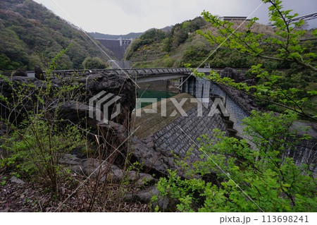 石小屋ダムの堤体 113698241