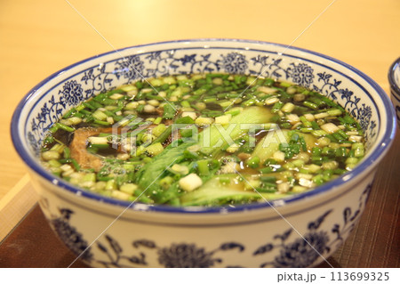 chinese ramen noodle with cucumber and cucumber 113699325