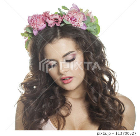 Cheerful summer woman with long dark wavy hair, clean shiny skin 113700327