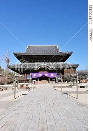 高田本山専修寺　三重の観光スポット　映画のロケ地　国宝建造物 113703312