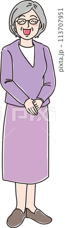 高齢女性のイラスト_笑顔_全身 113707951