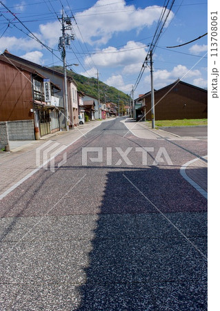 地方の懐かしい街なみ 113708061