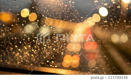 雨、ガラスに付着した水滴、助手席から見たい渋滞のキラキラ、AI生成素材 113709336