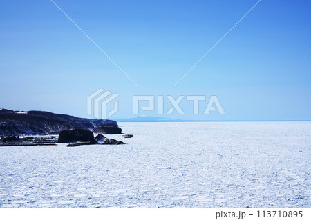流氷埋め尽くすオホーツク海　北海道 113710895