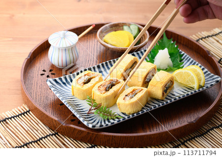 う巻き 鰻巻き（ うなぎを入れた出汁巻きたまご ） 113711794