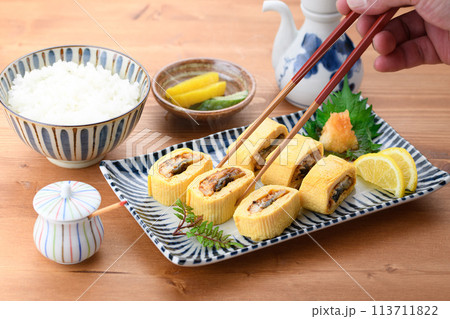 う巻き 鰻巻き( うなぎを入れた出汁巻きたまご ) う巻き 鰻巻き( うなぎを入れた出汁巻きたまご ) 113711822