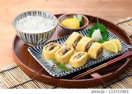 う巻き 鰻巻き( うなぎを入れた出汁巻きたまご ) う巻き 鰻巻き( うなぎを入れた出汁巻きたまご ) 113711861