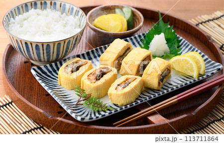 う巻き 鰻巻き( うなぎを入れた出汁巻きたまご ) う巻き 鰻巻き( うなぎを入れた出汁巻きたまご ) 113711864