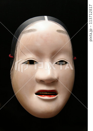 嫉妬を押えようとする表情を目と歯に金泥の能面泥眼5 嫉妬を押えようとする表情を目と歯に金泥の能面泥眼5 113712817