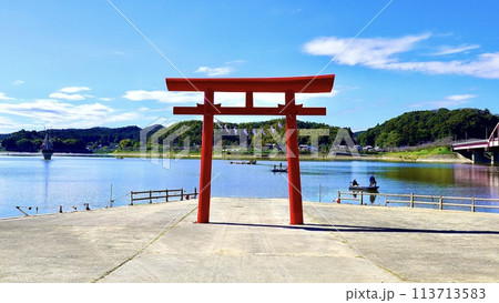 千葉県市原市の高滝湖の鳥居 113713583
