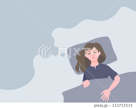 不眠症で眠れずベッドの中で色々な考え事をしてしまう女性 不眠症で眠れずベッドの中で色々な考え事をしてしまう女性 113715515