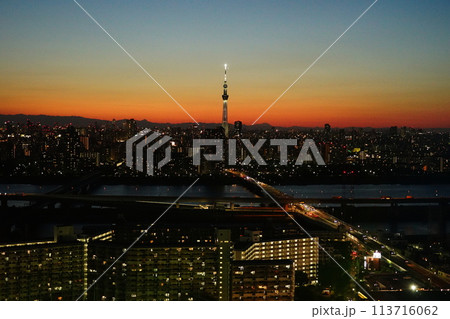 スカイツリーのある夕景　5月江戸川50東京スカイツリー夕景・タワーホール船堀 113716062