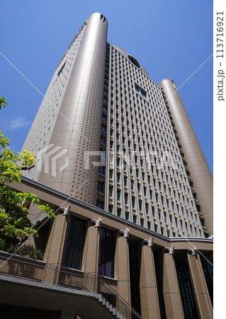 神田にある明治大学駿河台キャンパス　5月千代田1097明治大学 113716921