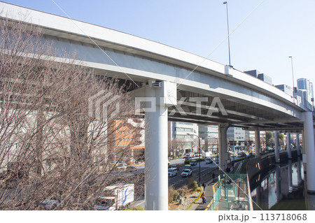 飯田橋駅前 首都高速池袋線と外堀通り 飯田橋駅前 首都高速池袋線と外堀通り 113718068