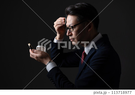 ビジネスマン ミドル男性 メイク ビジネスマン ミドル男性 メイク 113718977