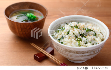 わかめご飯と若芽のお味噌汁 わかめご飯と若芽のお味噌汁 113720830
