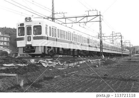 モノクロによる記録、小田急2600形NHE車2870他、柿生ー鶴川、1982年3月14日 113721118