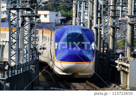 陸奥路から山形へ新たな翼…　新型!!山形新幹線『つばさ』E8系 113722650