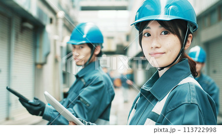 工場の作業服 スタッフ　AI生成画像 113722998