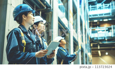 工場の作業服 スタッフ　AI生成画像 113723024