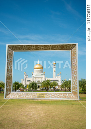 ブルネイダルサラームにあるオールドモスクのとても美しいフレーム風景 113726555