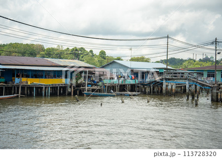 ブルネイダルサラームにある水上村カンポンアイールの風景 ブルネイダルサラームにある水上村カンポンアイールの風景 113728320