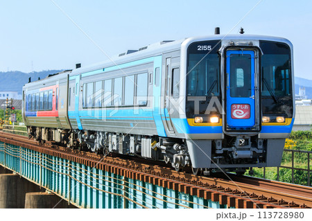 JR四国 特急「うずしお」(2000系) JR四国 特急「うずしお」(2000系) 113728980