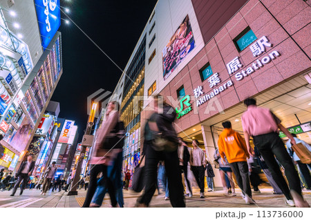 日本の東京都市景観 外国人観光客らで賑わう秋葉原などを望む。コロナ禍前と変らない光景…=19日 日本の東京都市景観 外国人観光客らで賑わう秋葉原などを望む。コロナ禍前と変らない光景…=19日 113736000