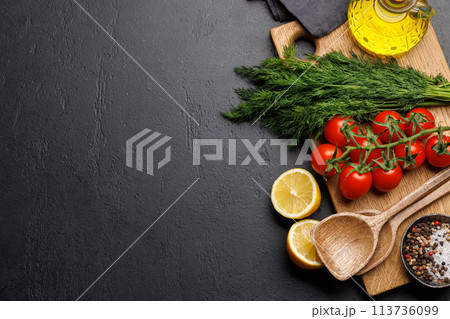 Cooking scene 113736099