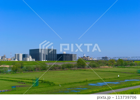 千葉県流山市から見る埼玉県三郷市みさと駅周辺2024年4月 千葉県流山市から見る埼玉県三郷市みさと駅周辺2024年4月 113739706