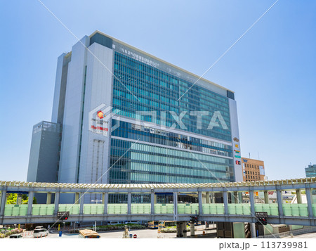 キュービックプラザ新横浜と円形歩道橋 キュービックプラザ新横浜と円形歩道橋 113739981