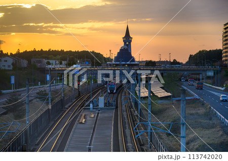 北総鉄道印旛日本医大駅と並走する北千葉道路のの夕景 北総鉄道印旛日本医大駅と並走する北千葉道路のの夕景 113742020