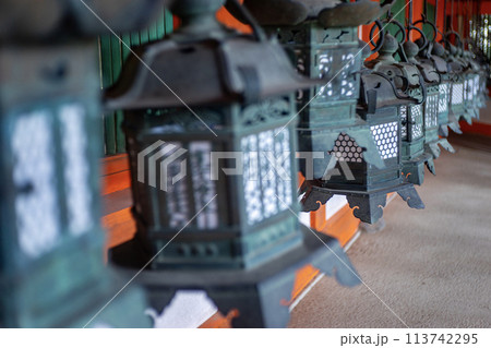 春日大社の灯篭 113742295