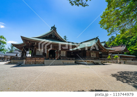 【備前国一宮】吉備津彦神社 初夏の青空と社殿3 岡山県岡山市北区 【備前国一宮】吉備津彦神社 初夏の青空と社殿3 岡山県岡山市北区 113744979