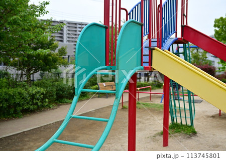 藤沢市の公園にある滑り台 藤沢市の公園にある滑り台 113745801