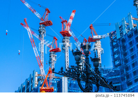 日本の東京都市景観 4月。日本橋一丁目の再開発事業や鳩などを望む=令和6年4月19日 日本の東京都市景観 4月。日本橋一丁目の再開発事業や鳩などを望む=令和6年4月19日 113745894