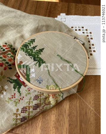 クロスステッチ製作途中 113746021