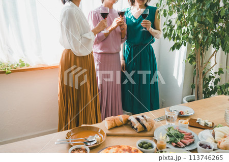 a forty-something woman 113746265