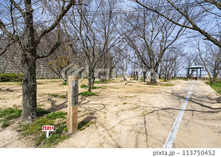 丸亀城（香川県）二の丸跡 113750452