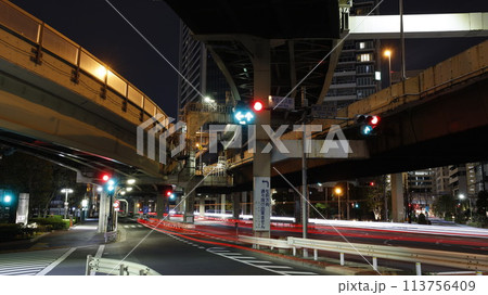 東京ガス前交差点（東京都港区）から見た浜崎橋ジャンクションの夜景 113756409