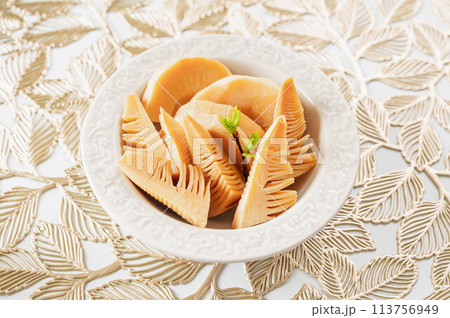 春の味覚 たけのこの煮物 春の味覚 たけのこの煮物 113756949