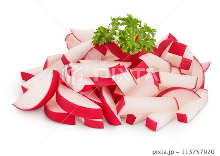 Radish slices isolated on white background with full depth of field 113757920