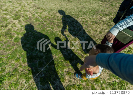 春のお出かけ 113758870