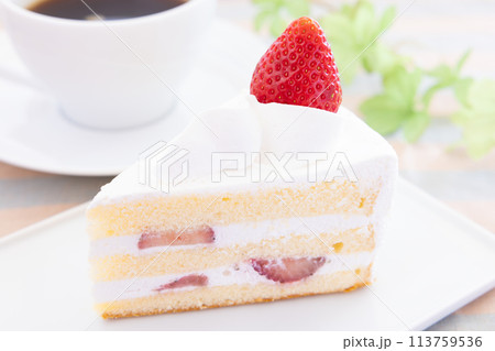 おいしいショートケーキとコーヒー おいしいショートケーキとコーヒー 113759536