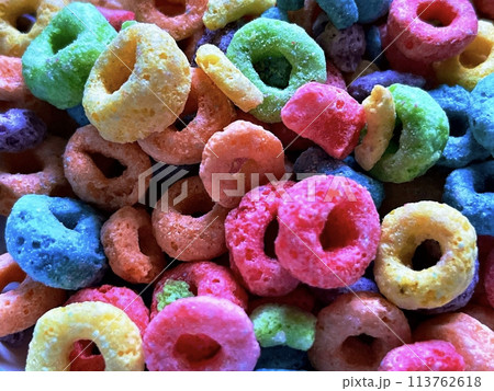 fruit loops cereal 113762618