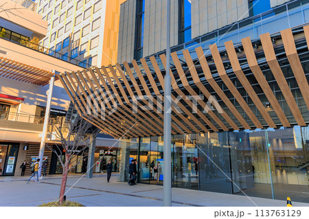 栃木県 JR宇都宮駅東口の都市風景(ライトキューブ宇都宮) 栃木県 JR宇都宮駅東口の都市風景(ライトキューブ宇都宮) 113763129